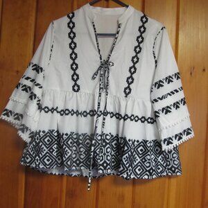 NWOT White Black Embrodidered Boho Crop Top sz L Ruffles Pom poms